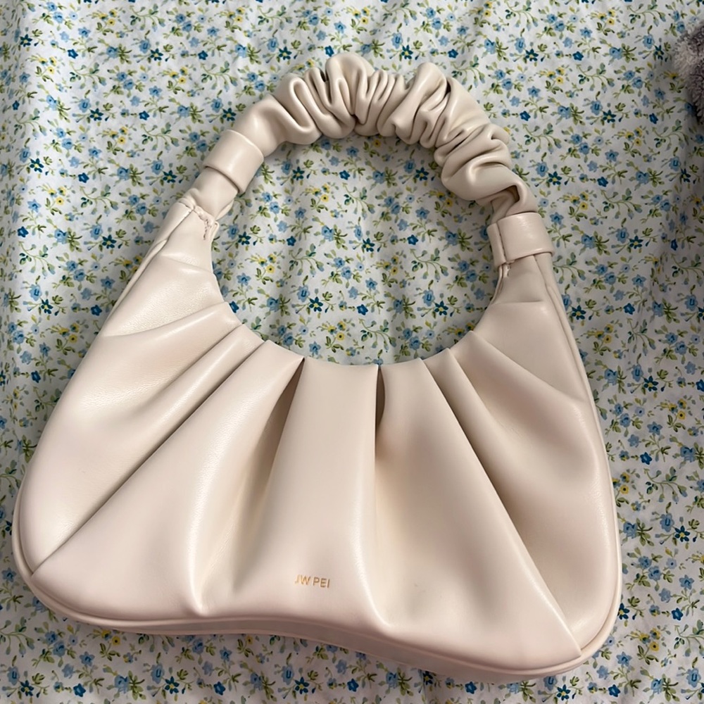 JW PEI Cream purse